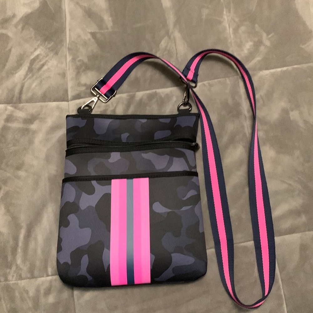 Camo small crossbody